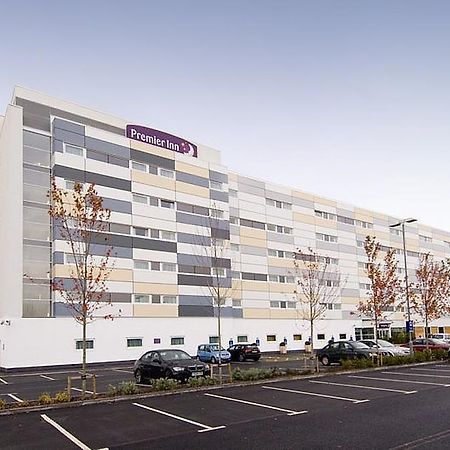 Premier Inn Manchester Airport Runger Lane North Hale  Ngoại thất bức ảnh