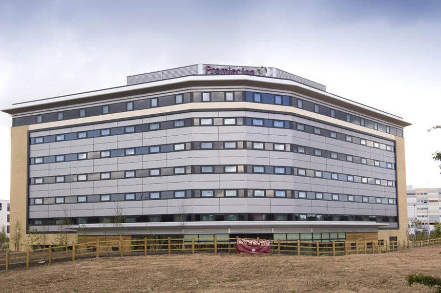 Premier Inn Manchester Airport Runger Lane North Hale  Ngoại thất bức ảnh